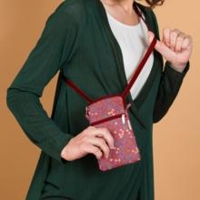 Quilted phone pocket badiane framboise