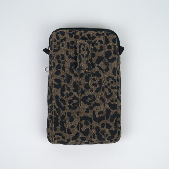 Quilted phone pocket mocha quilted leopard