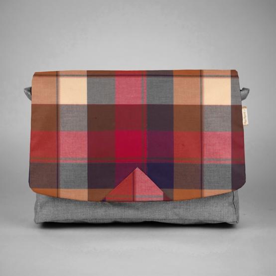 Square flap of saddle bag  ruby lurex tartan