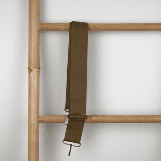 Wide shoulder strap brown