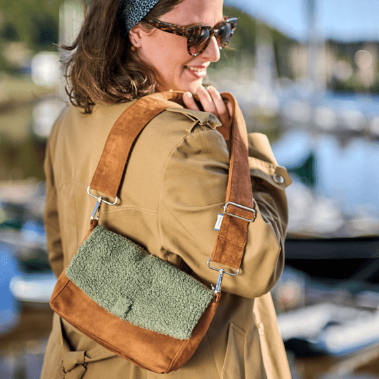 Flap of shoulder bag moumoute kaki