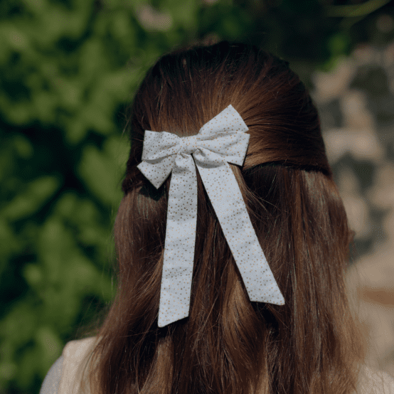 Medium ribbon hair clip white sequined