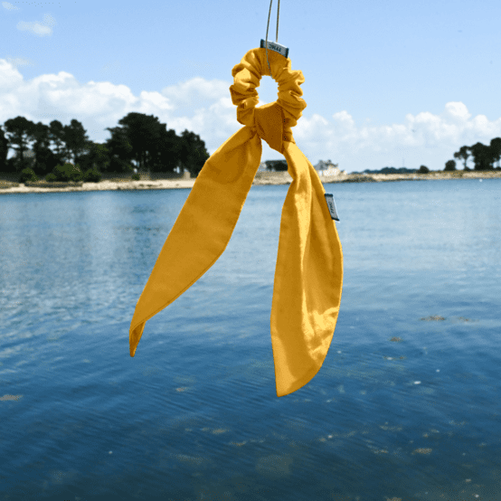 Short tail scrunchie ochre