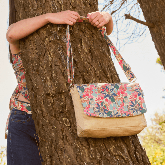 Square flap of saddle bag  cerise en fleur