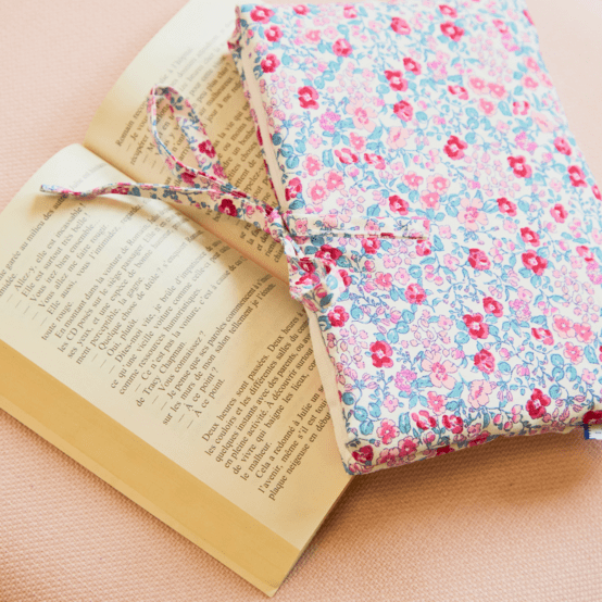 Pocket book pouch rose grenadine