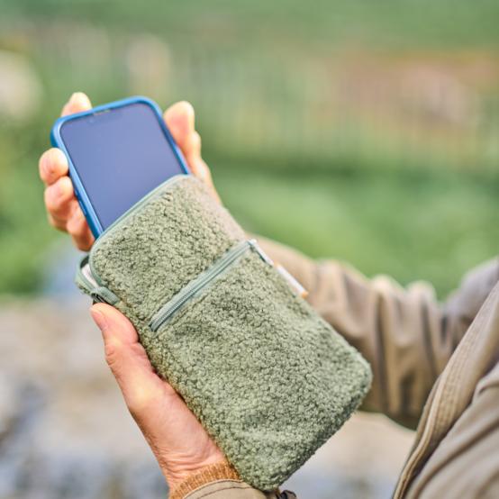 Quilted phone pocket moumoute kaki