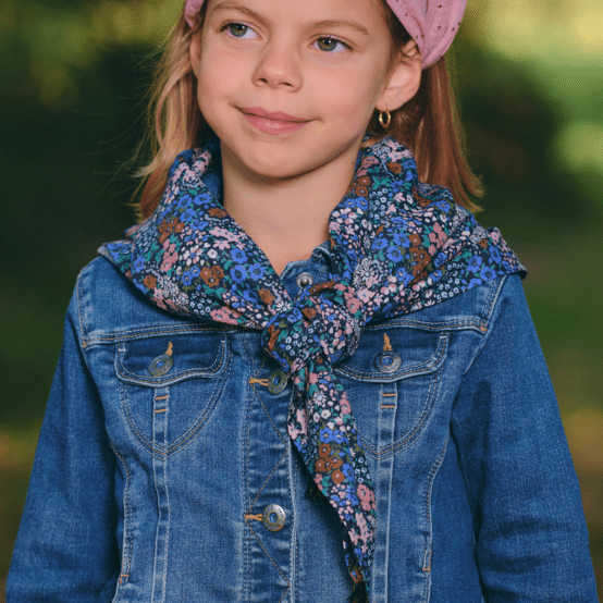 Small pom pom scarf monet lilas