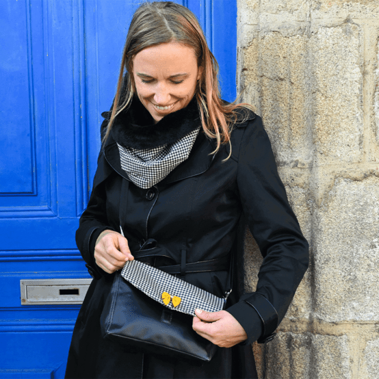 Flap of shoulder bag vichy noir