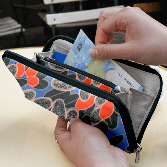 Wallet Charlie kumquat party