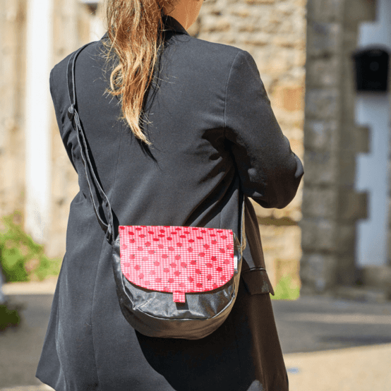Flap of small shoulder bag ladybird gingham