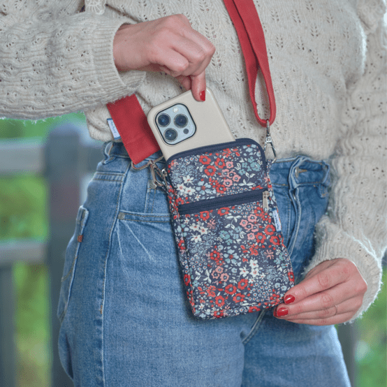 Quilted phone pocket jardin d'aurore