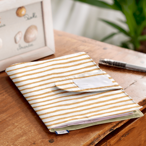 Health book cover rayé or blanc