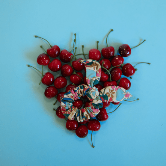 Bunny ear Scrunchie cerise en fleur