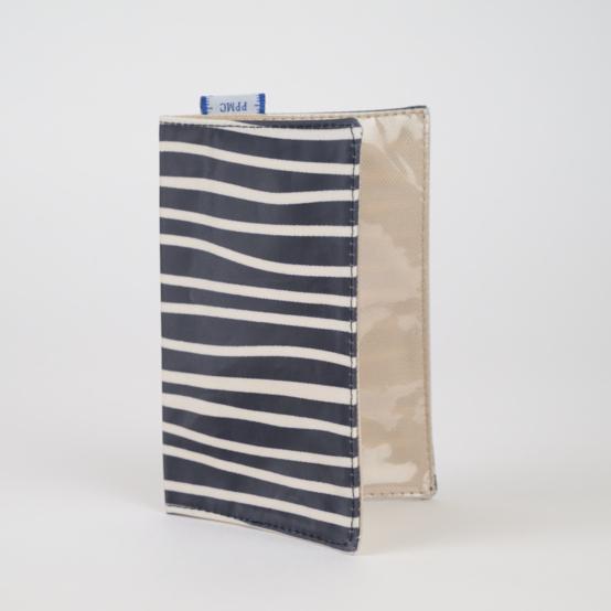 Passport cover striped  ivory navy