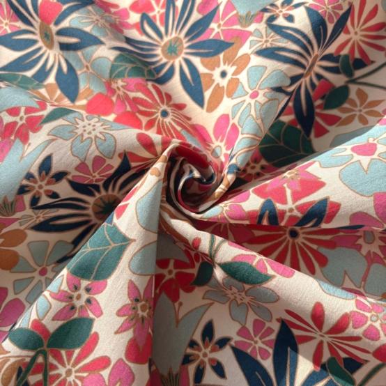 1 m fabric coupon cerise en fleur