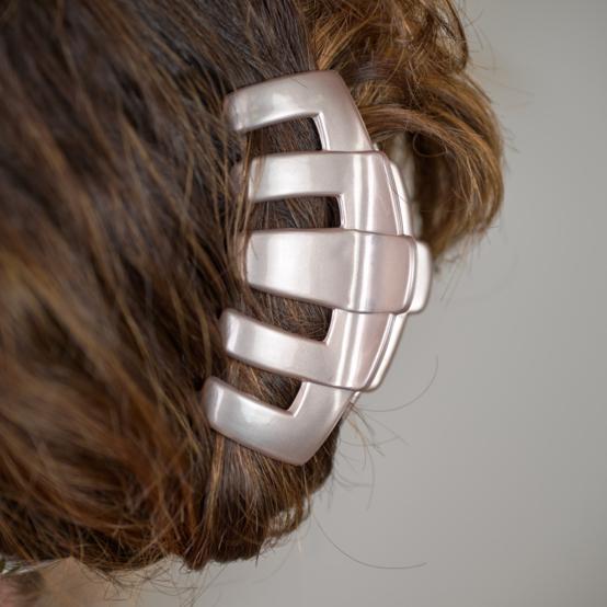 Large Rounded Hair Clip glossy beige