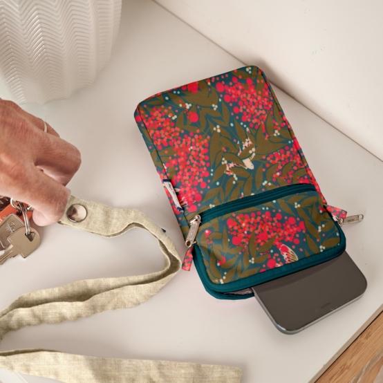 Quilted phone pocket ballet merveilleux