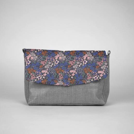 Flap of shoulder bag monet lilas