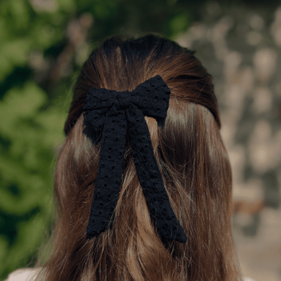 Medium ribbon hair clip broderie anglaise noire