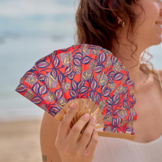 Hand-held fan calypso