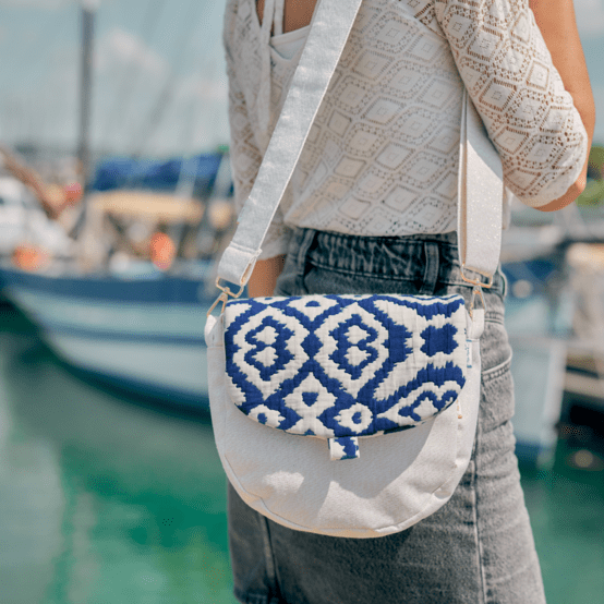 Flap of small shoulder bag jacquard bleu