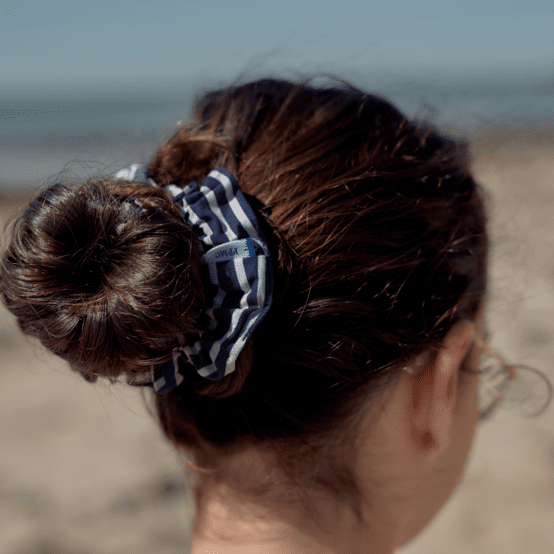 Small scrunchie striped  ivory navy