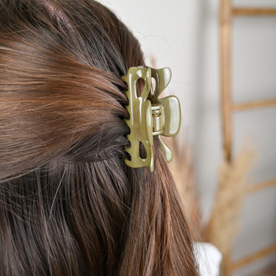 Small Classic Hair Clip lacquered khaki