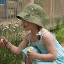 Sun hat adjustable-size T2 almond green with golden dots gauze