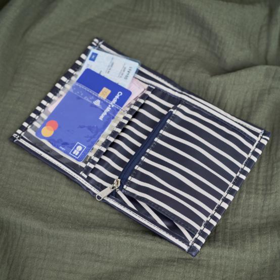 Compact wallet striped  ivory navy