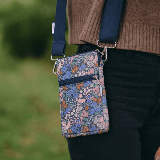 Quilted phone pocket monet lilas