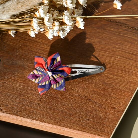 Star flower hairclip calypso