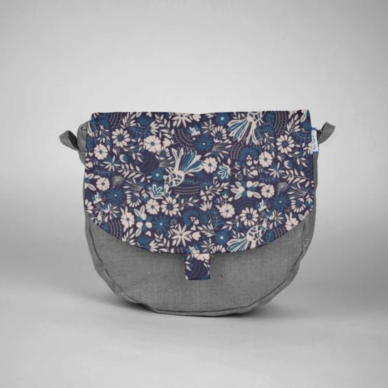 Flap of small shoulder bag parade royale