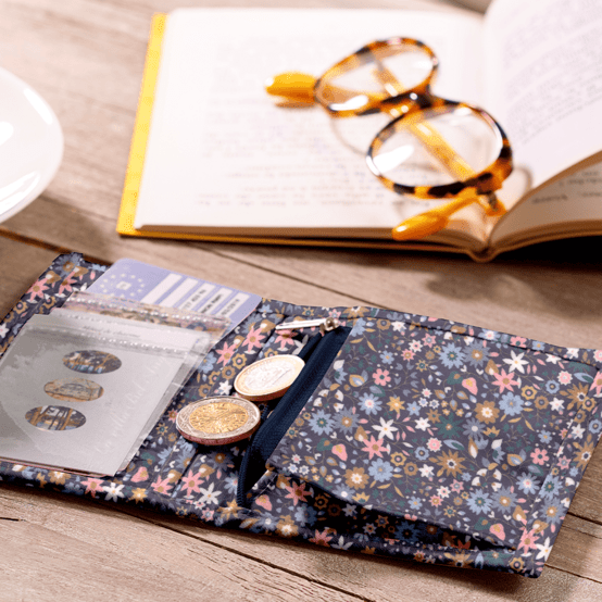 Compact wallet seventies