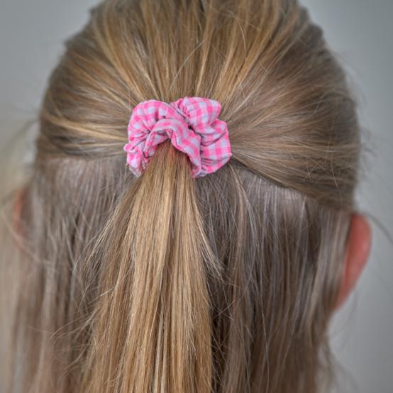 Mini Scrunchie neon pink gingham