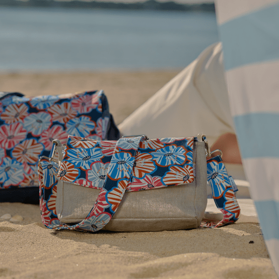 Flap of shoulder bag anémones rayées