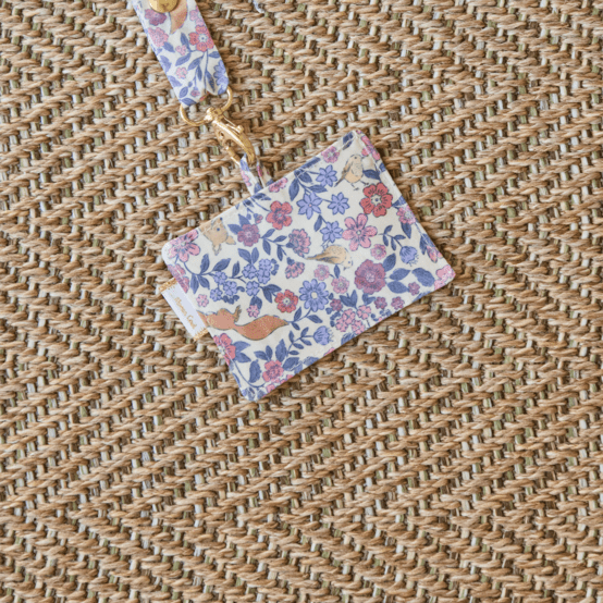 Badge Holder comptine enchantée rose