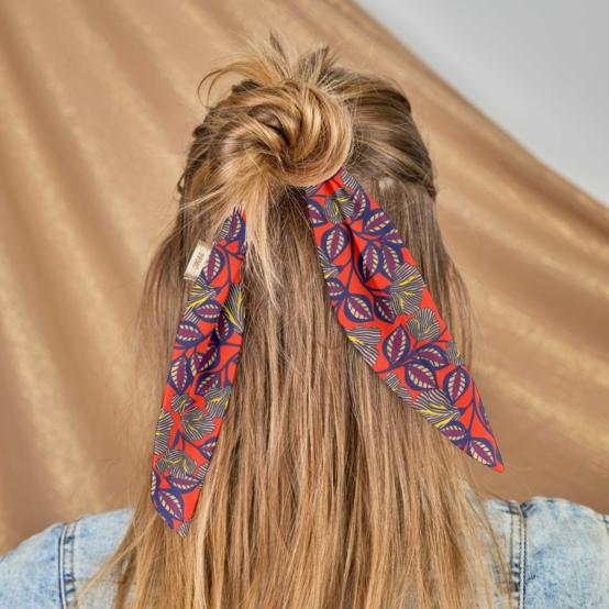 Short tail scrunchie calypso