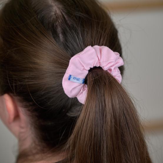 Small scrunchie light pink