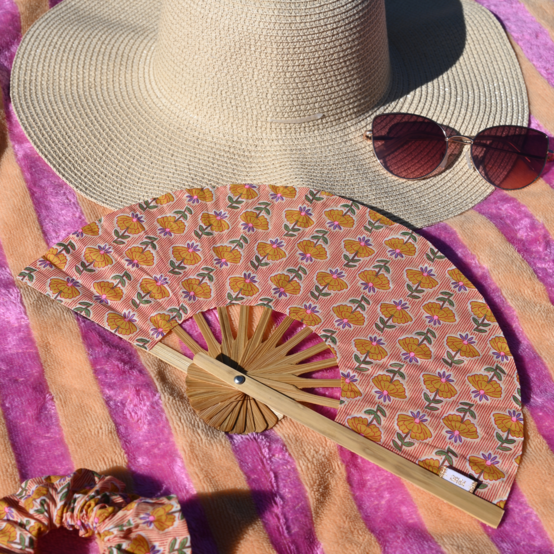 Hand-held fan shanti