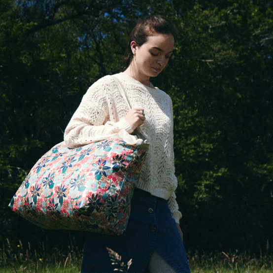 Tote bag with a zip cerise en fleur