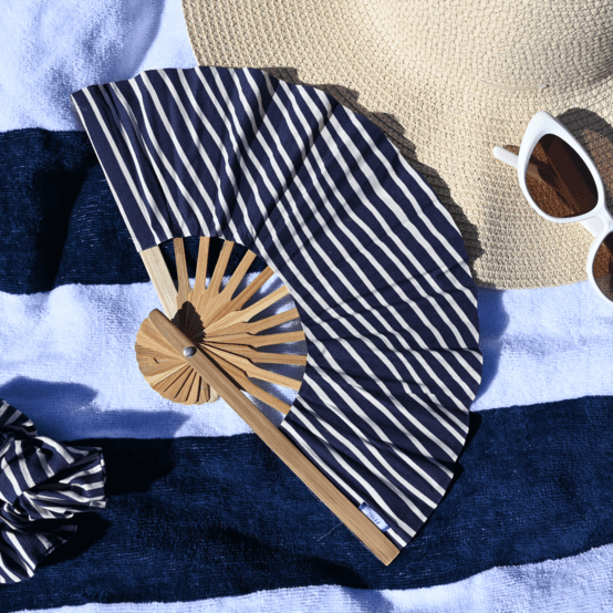Hand-held fan striped  ivory navy