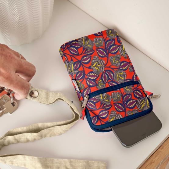Quilted phone pocket calypso