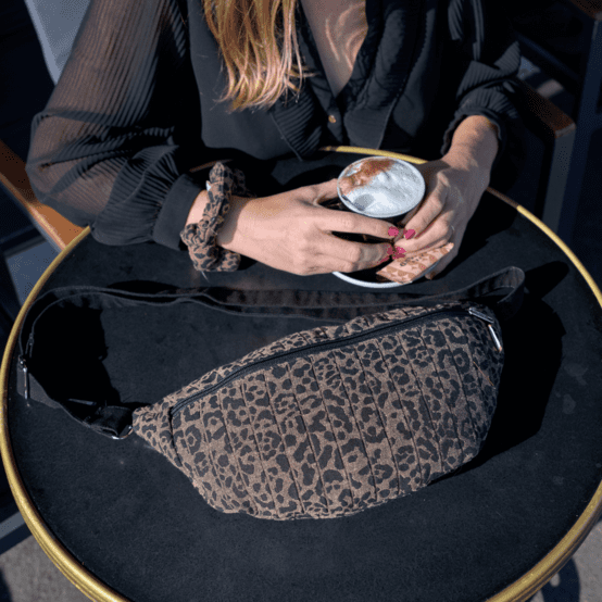 Banana bag mocha quilted leopard