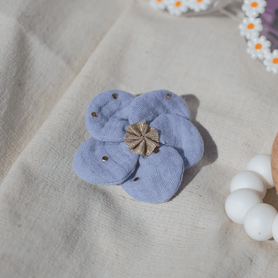 Flower petal hair slide small  gaze pois or bleu baltique