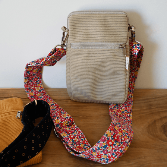 Quilted phone pocket beige corduroy