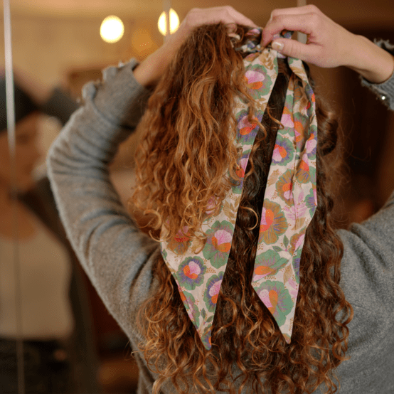 Long tail scrunchie fleur de thé