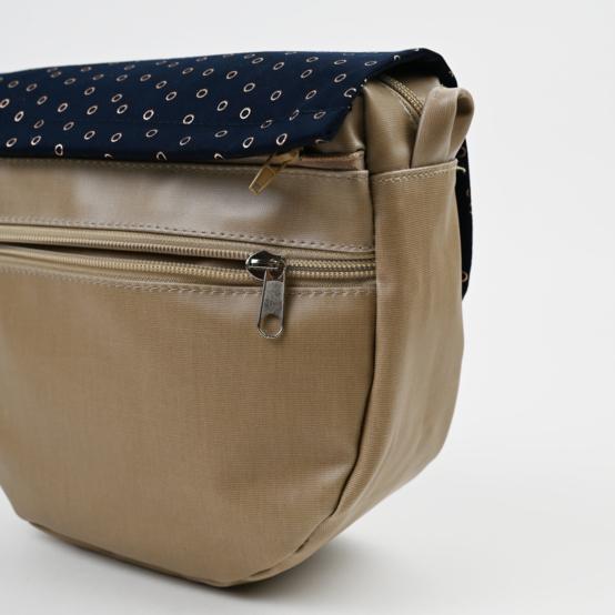 Base small bag without shoulder strap camel