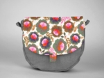Flap of small shoulder bag fleur de thé