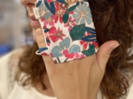 Make-up Remover Glove cerise en fleur