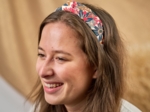 Large Crossed Headband cerise en fleur
